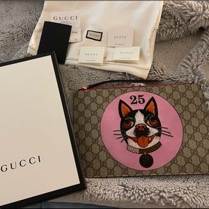 Gucci hand bag
Bought Gucci store 
With box dust bag ,card
Original price $1200